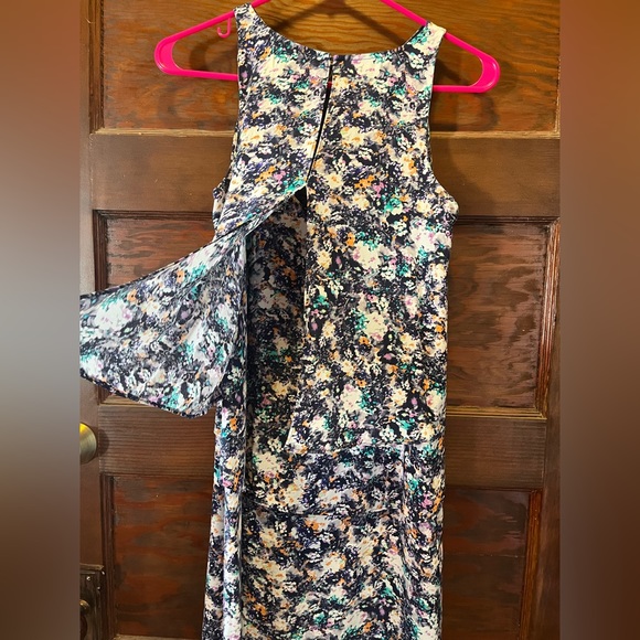 Layered Spring Dress - Picture 3 of 10